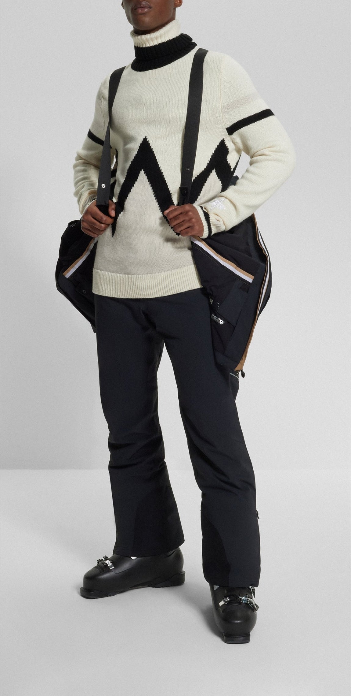 LIGHT BEIGE // KNITWEAR M1000396_PM