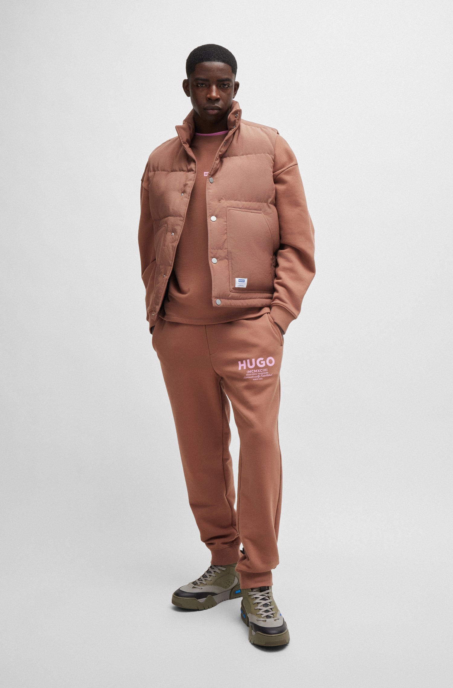 MEDIUM BROWN // CASUAL TROUSERS NEVEZ