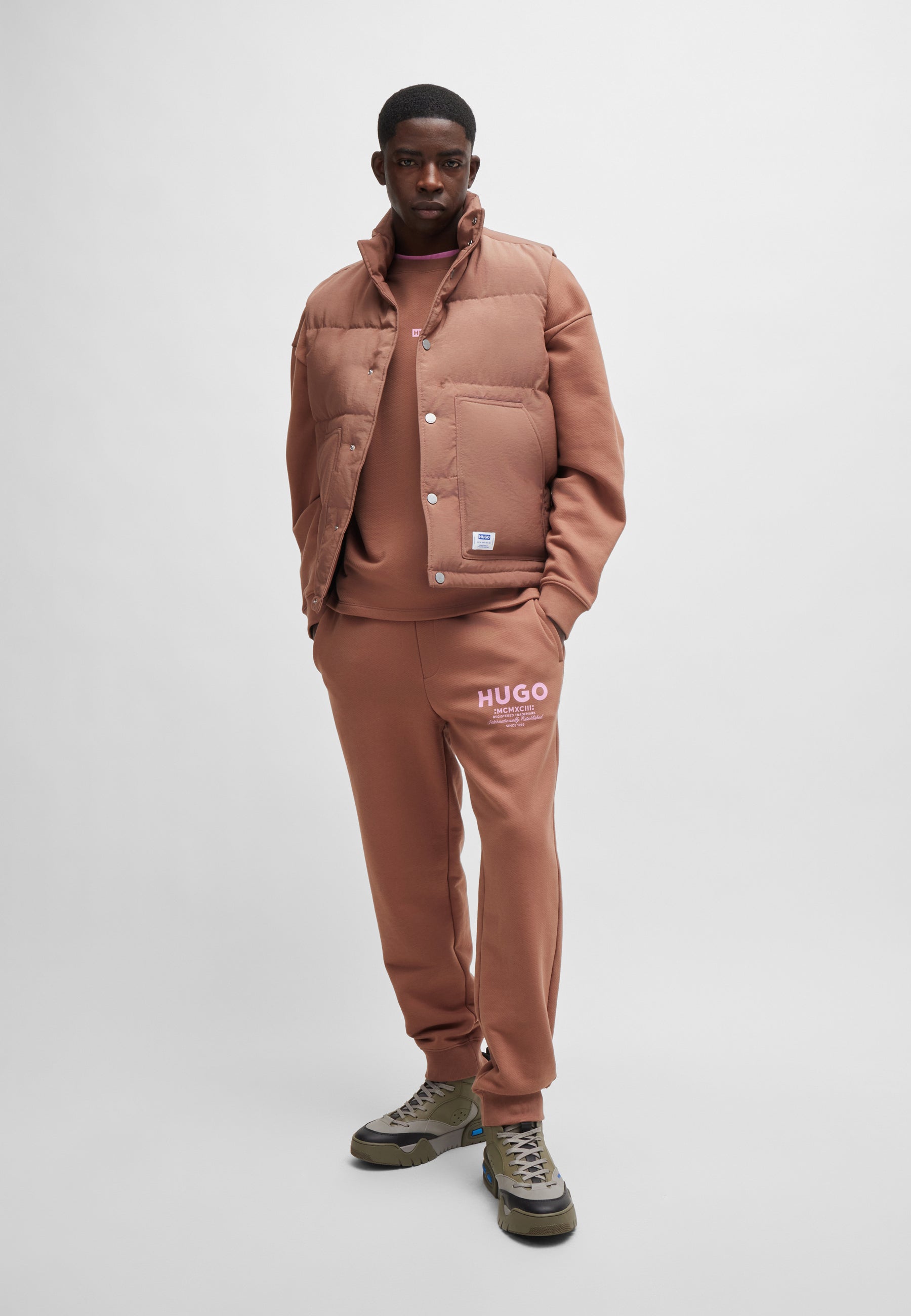 MEDIUM BROWN // CASUAL TROUSERS NEVEZ