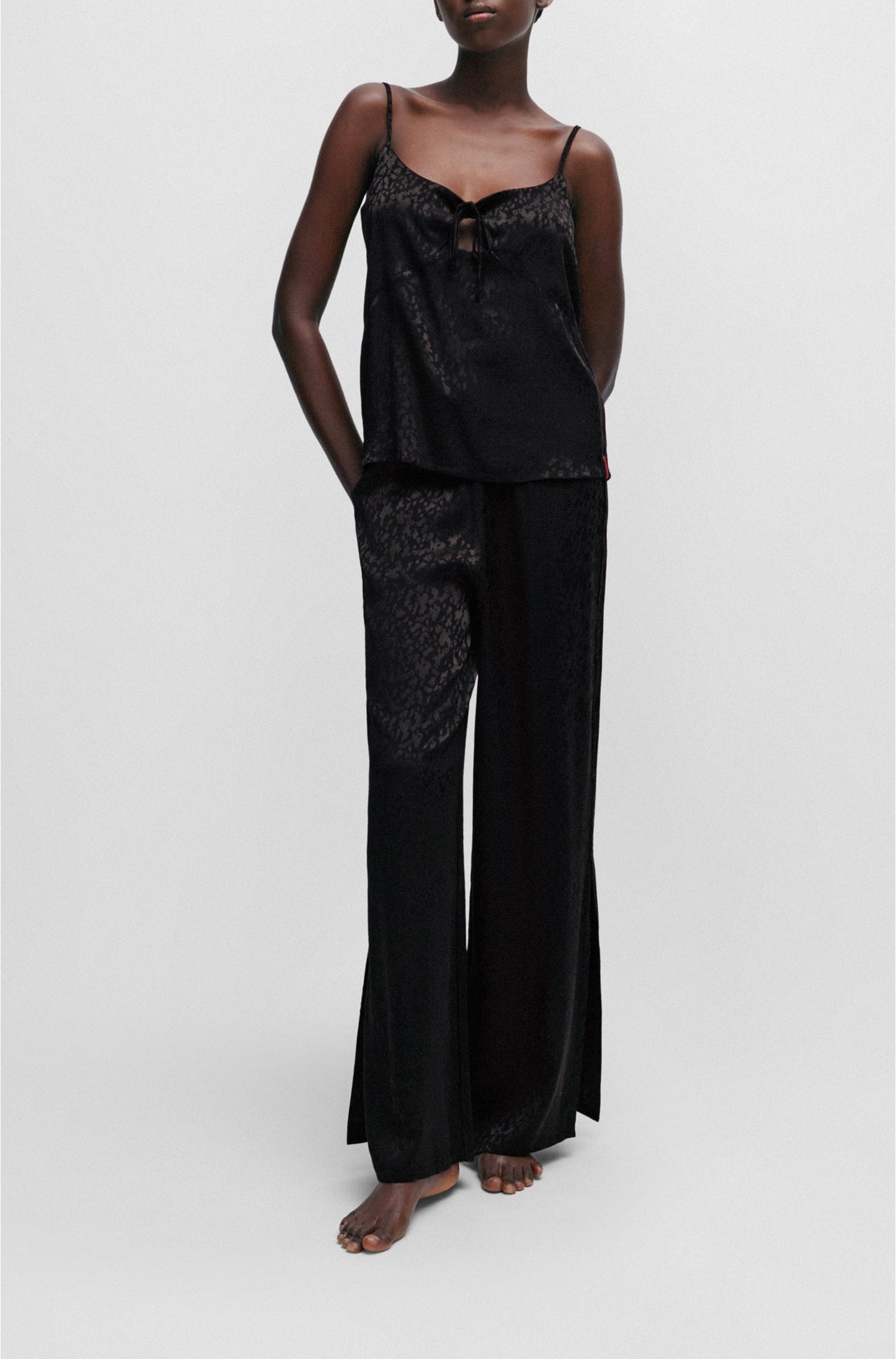 BLACK // PYJAMAS TOPS SKITTY_CAMISOLE