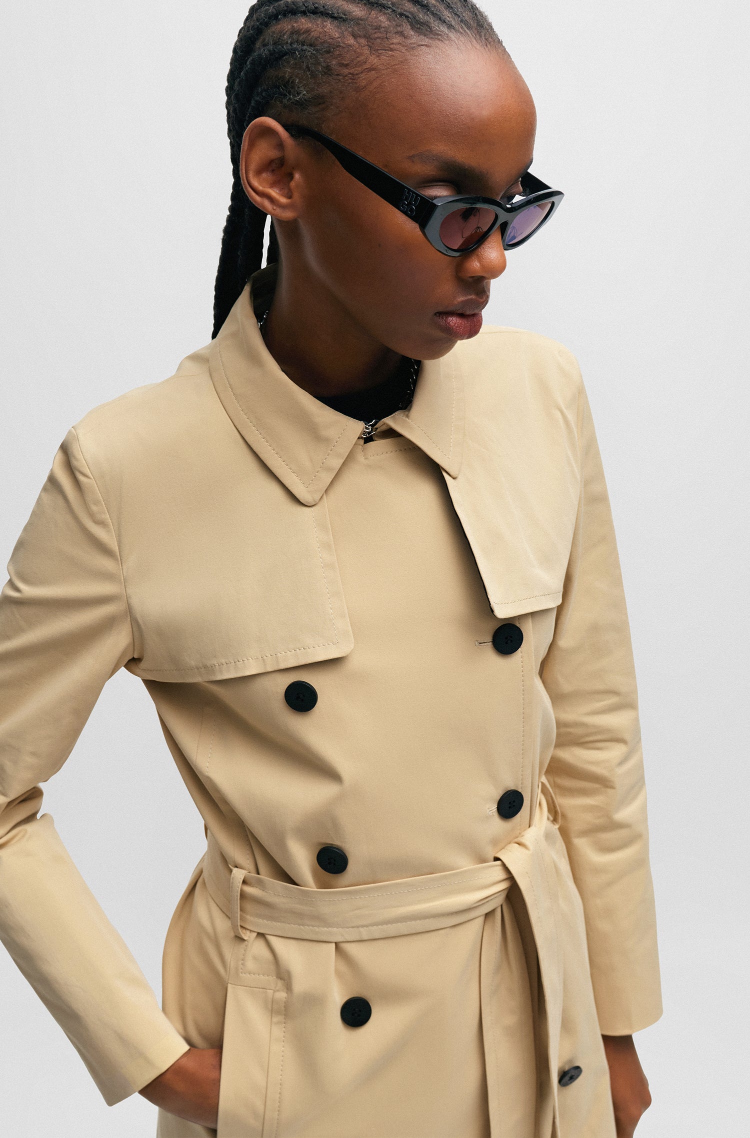 OPEN BEIGE // TRENCHCOATS MAKARAS-2