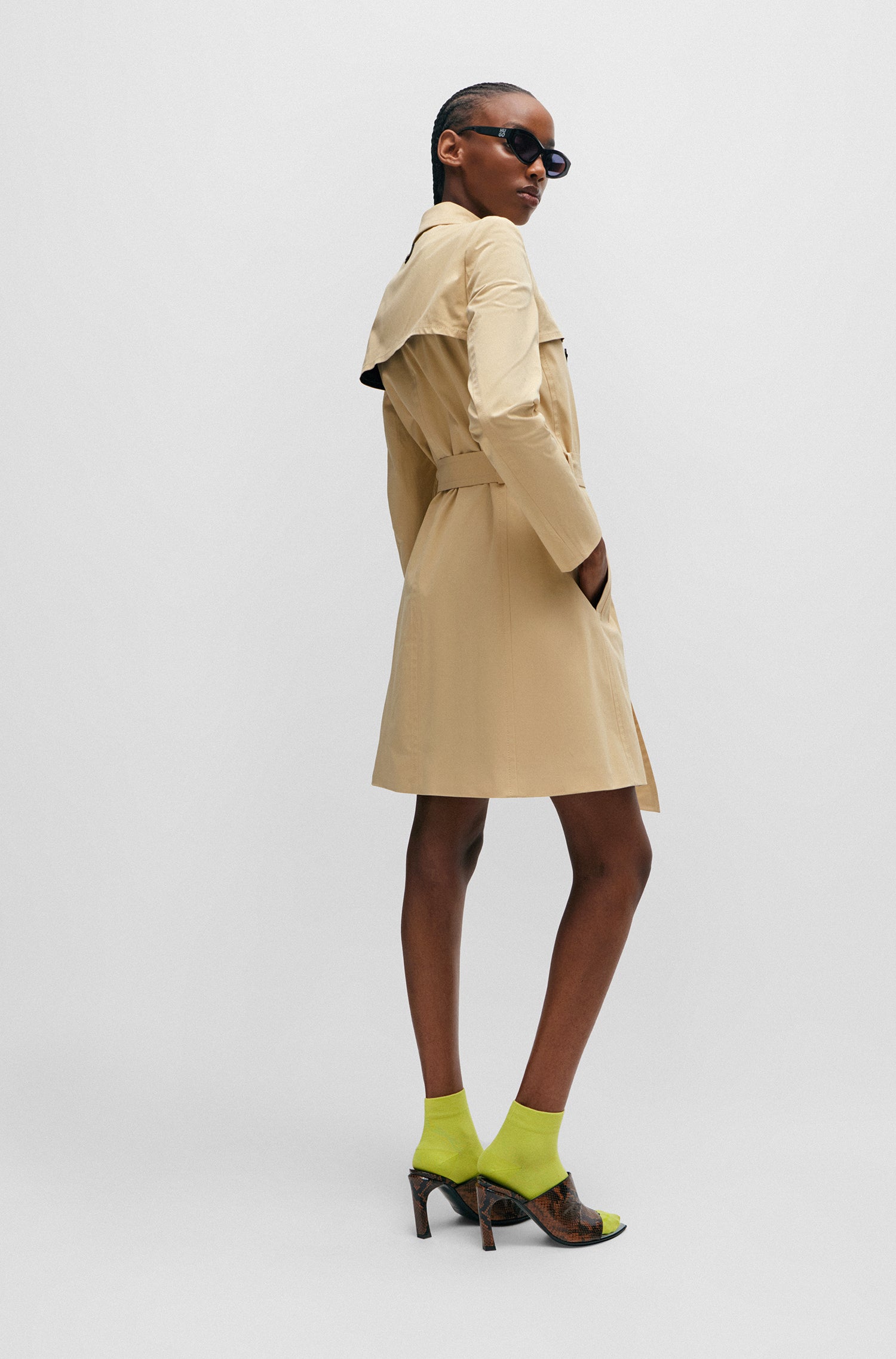 OPEN BEIGE // TRENCHCOATS MAKARAS-2