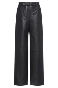 BLACK // LEATHER SIZZY
