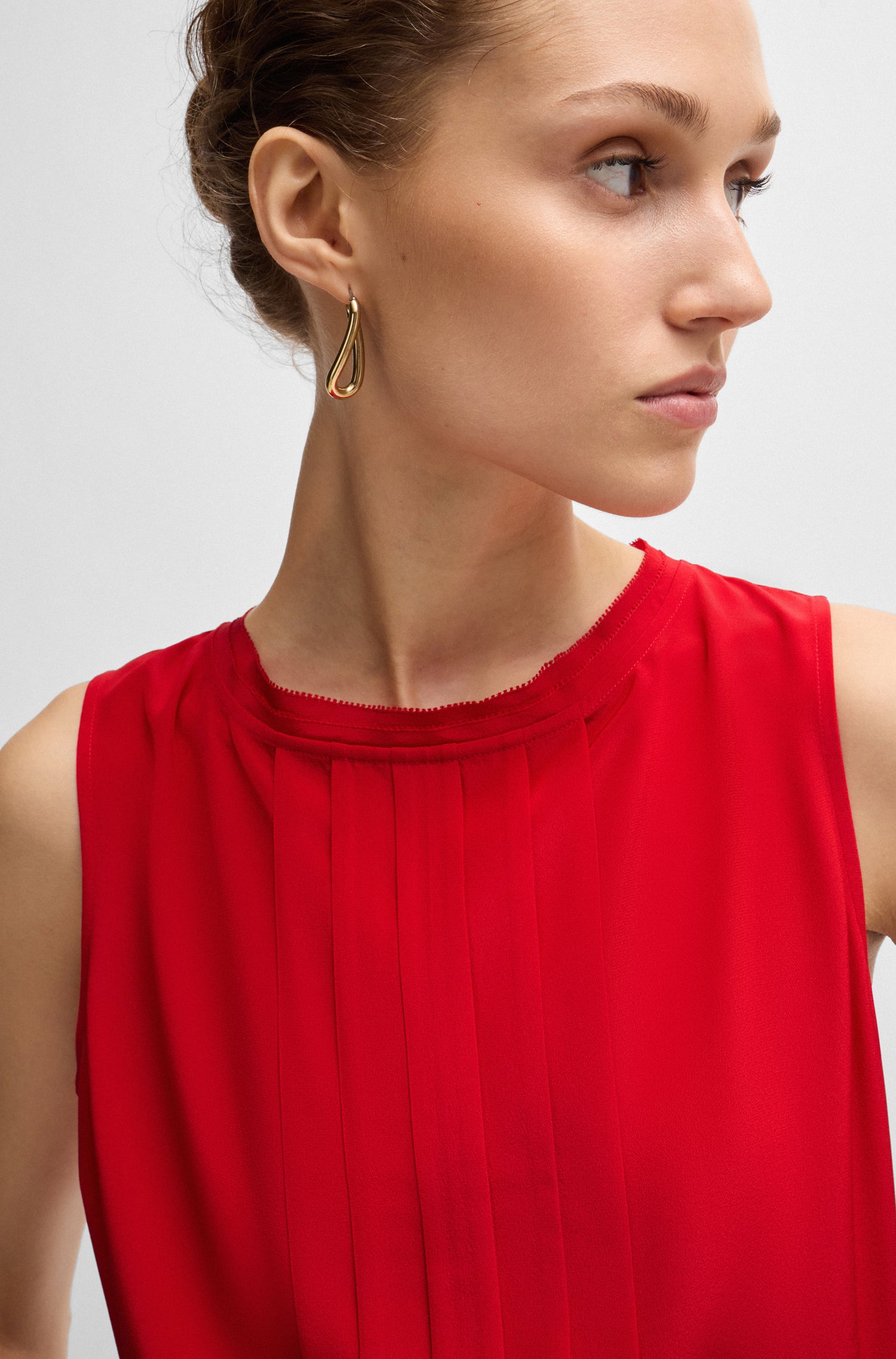 BRIGHT RED // TAILORED BLOUSES BEMIULA