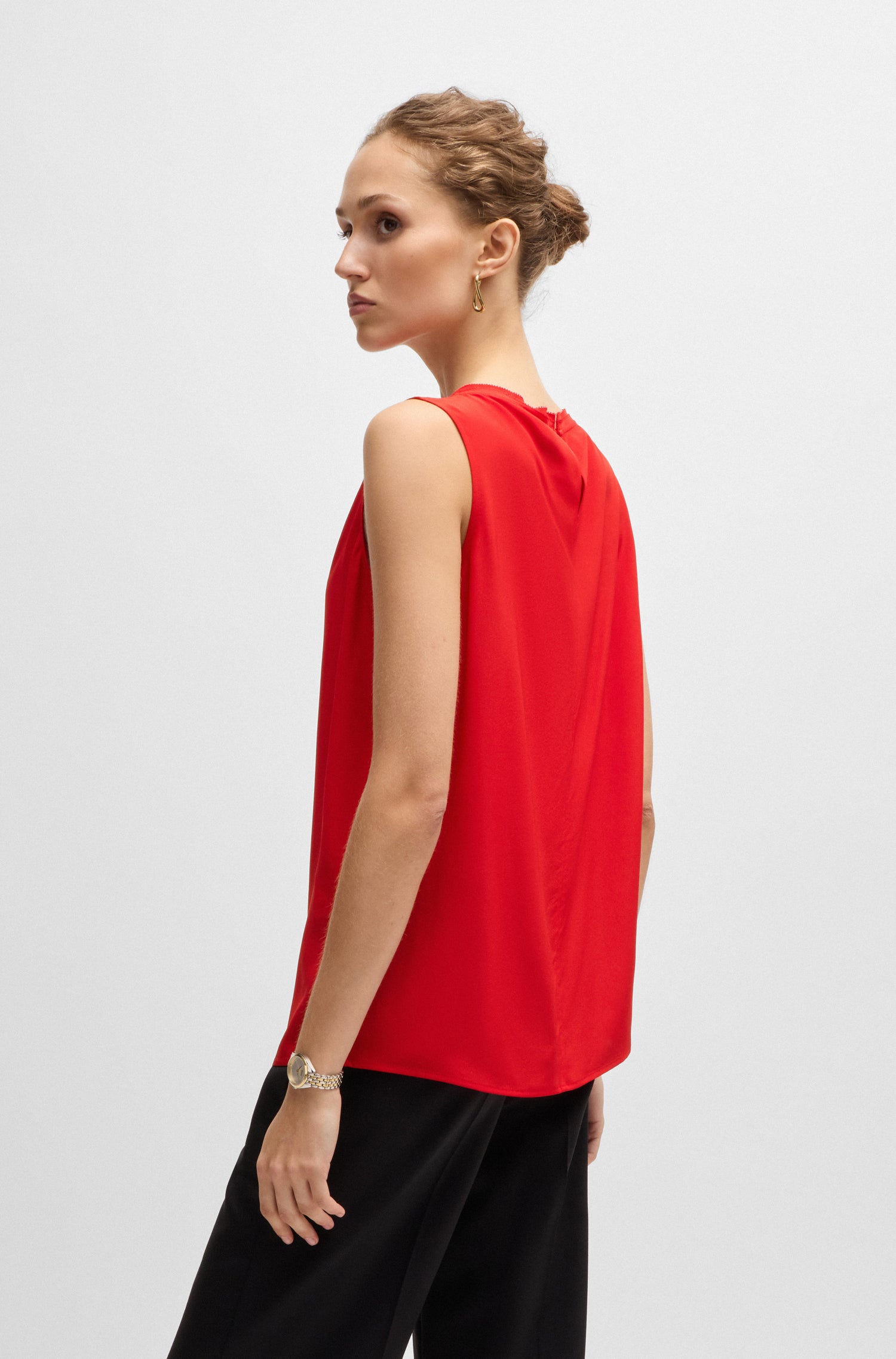 BRIGHT RED // TAILORED BLOUSES BEMIULA