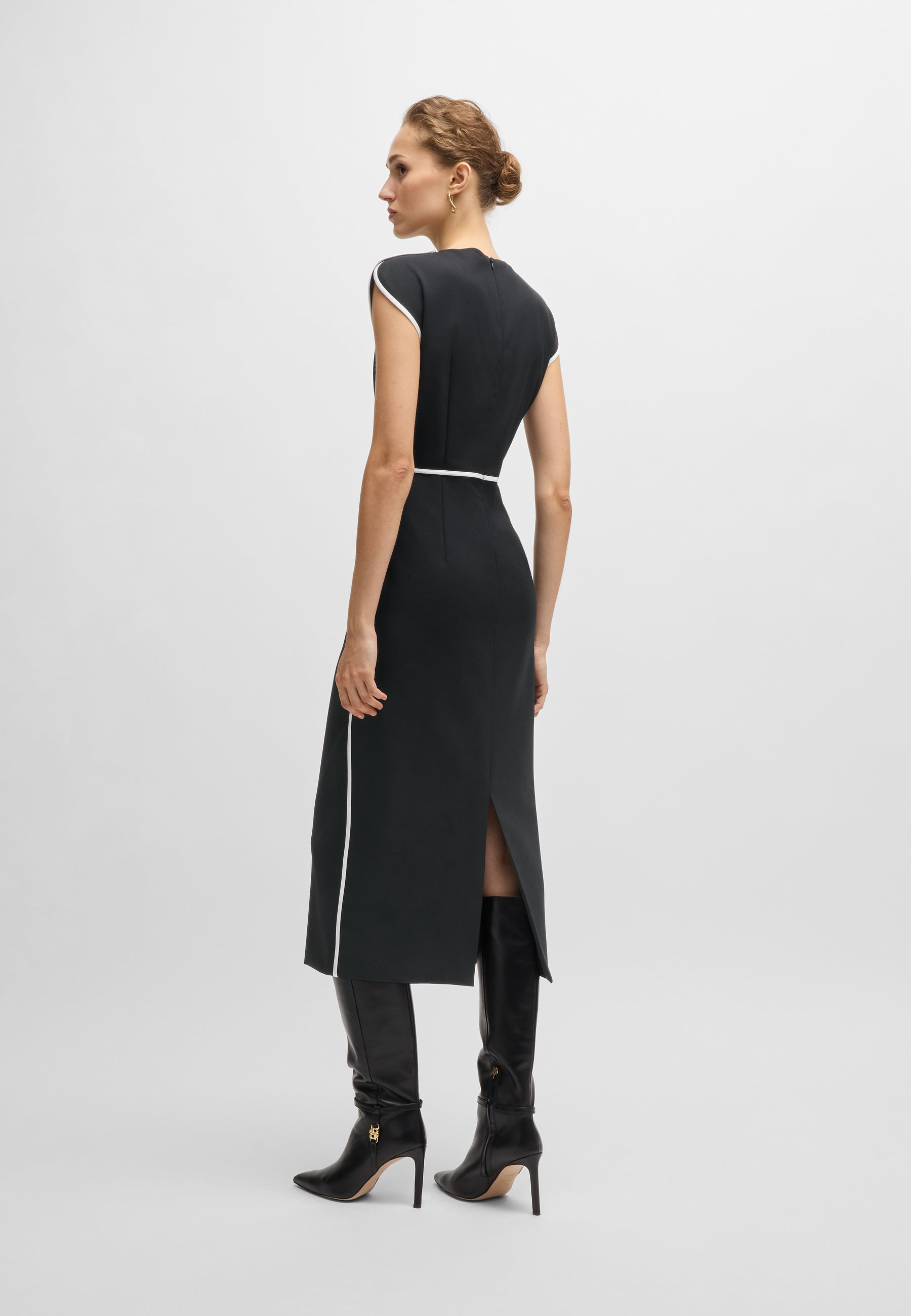 BLACK // BUSINESS DRESSES DETIRA