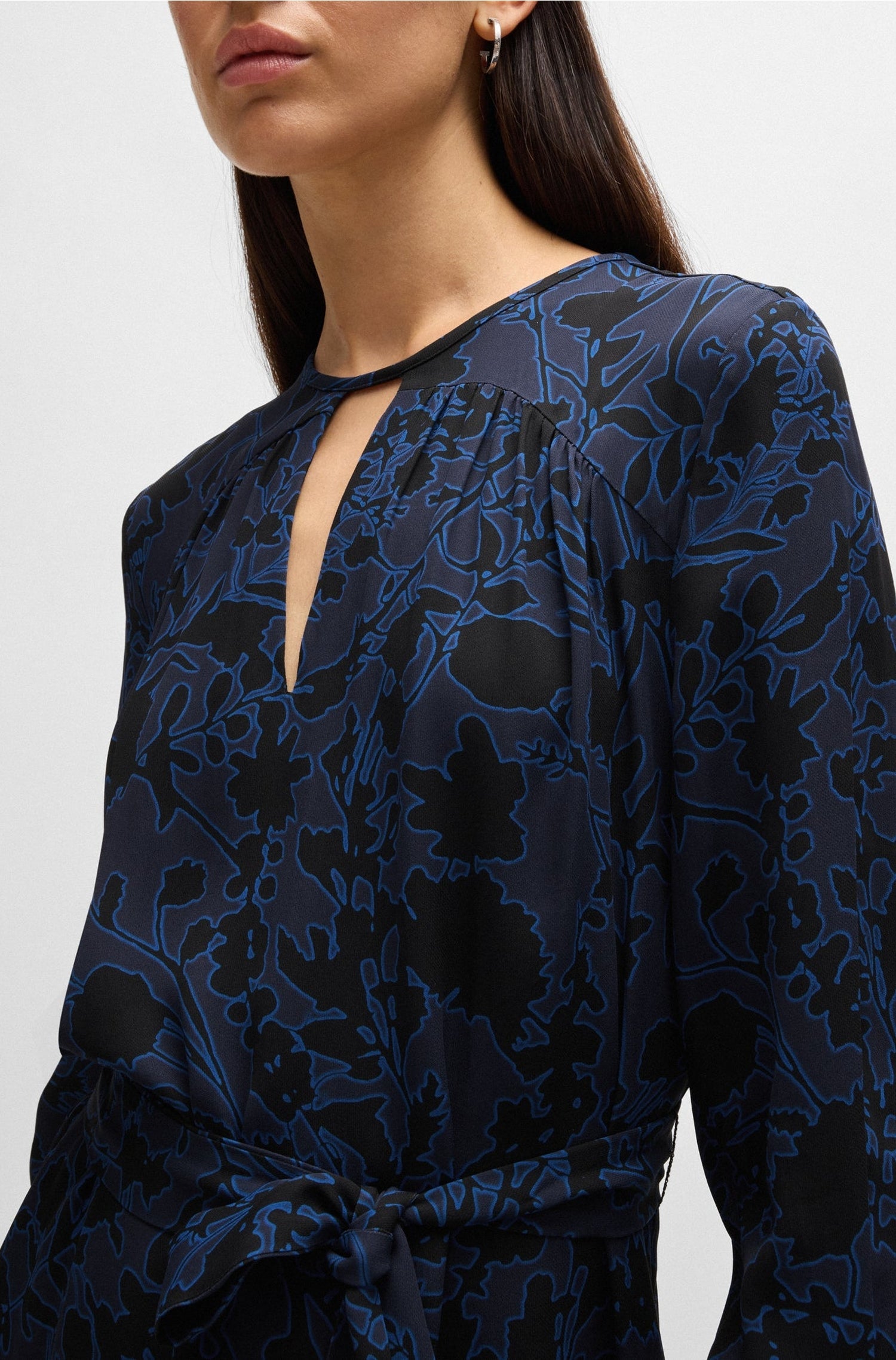REF ADD // BLACK // CASUAL TOPS ESENSA