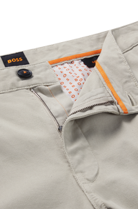LIGHT BEIGE // CASUAL TROUSERS CHINO-PLEATED