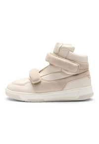 WHITE // TRAINERS TRAVELIZE_HITO_NASD2