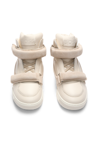 WHITE // TRAINERS TRAVELIZE_HITO_NASD2