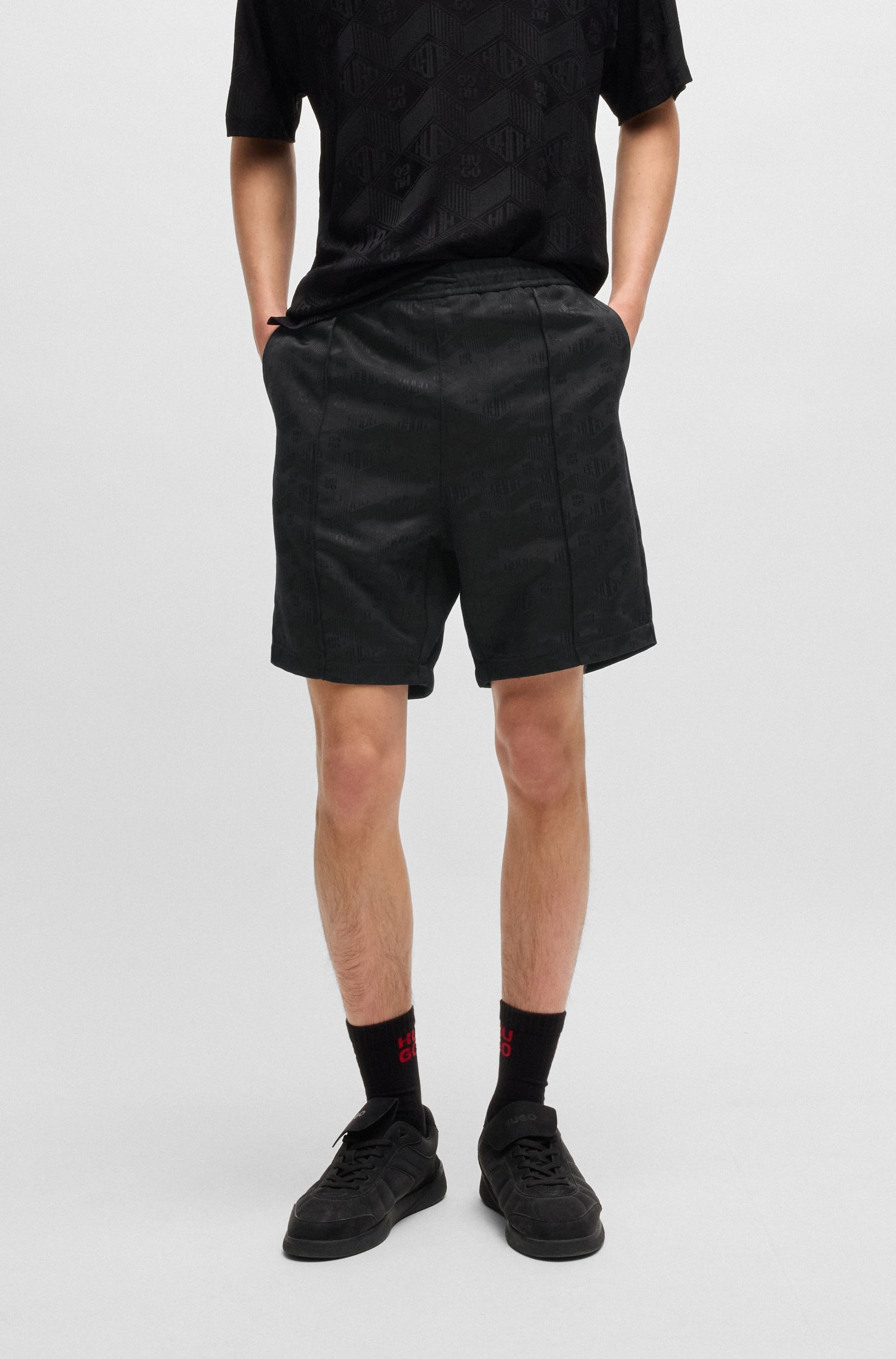 HORS LIGNE // BLACK // SHORTS RAVIS252