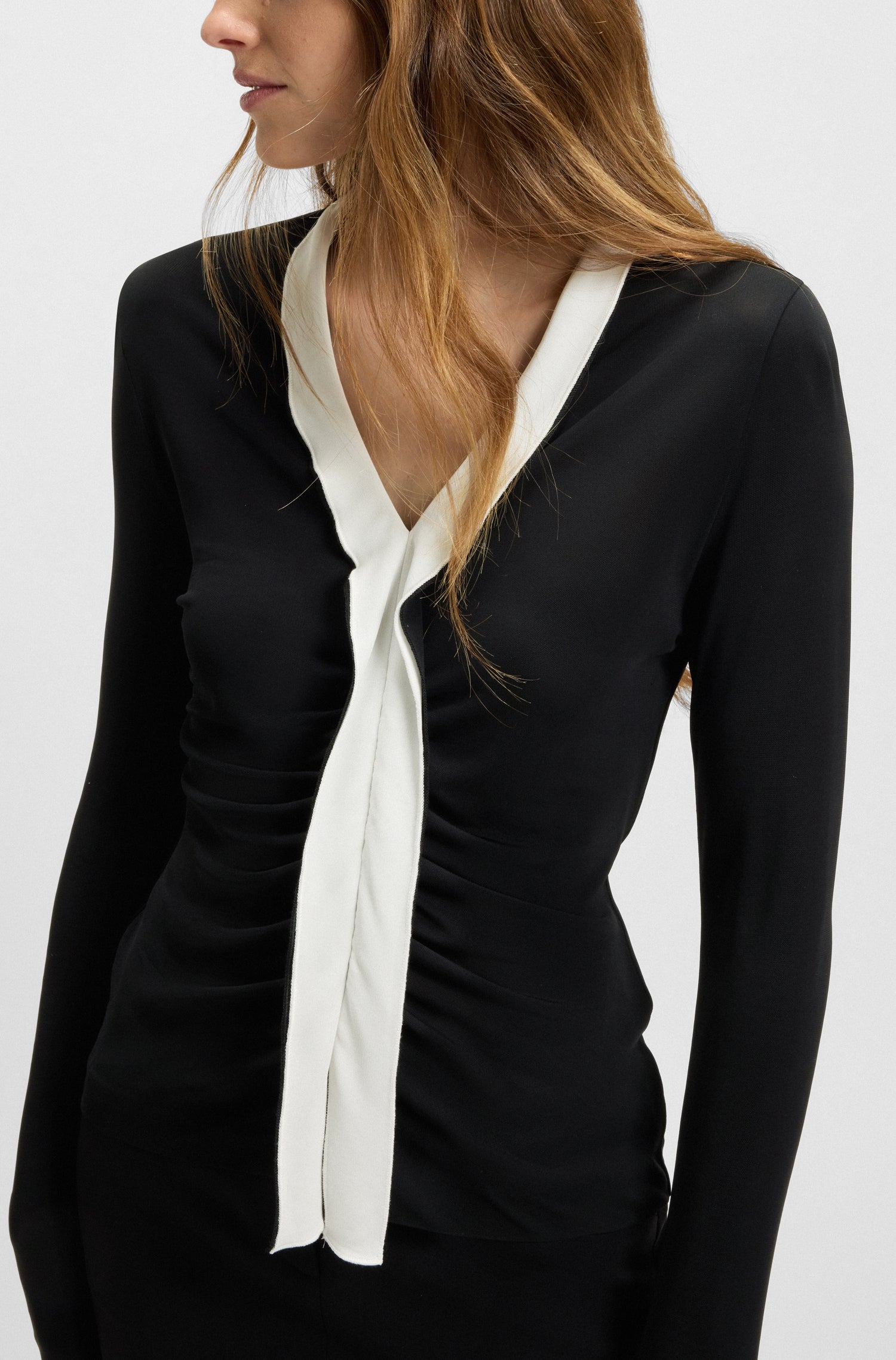 BLACK // CASUAL TOPS ELANTERA