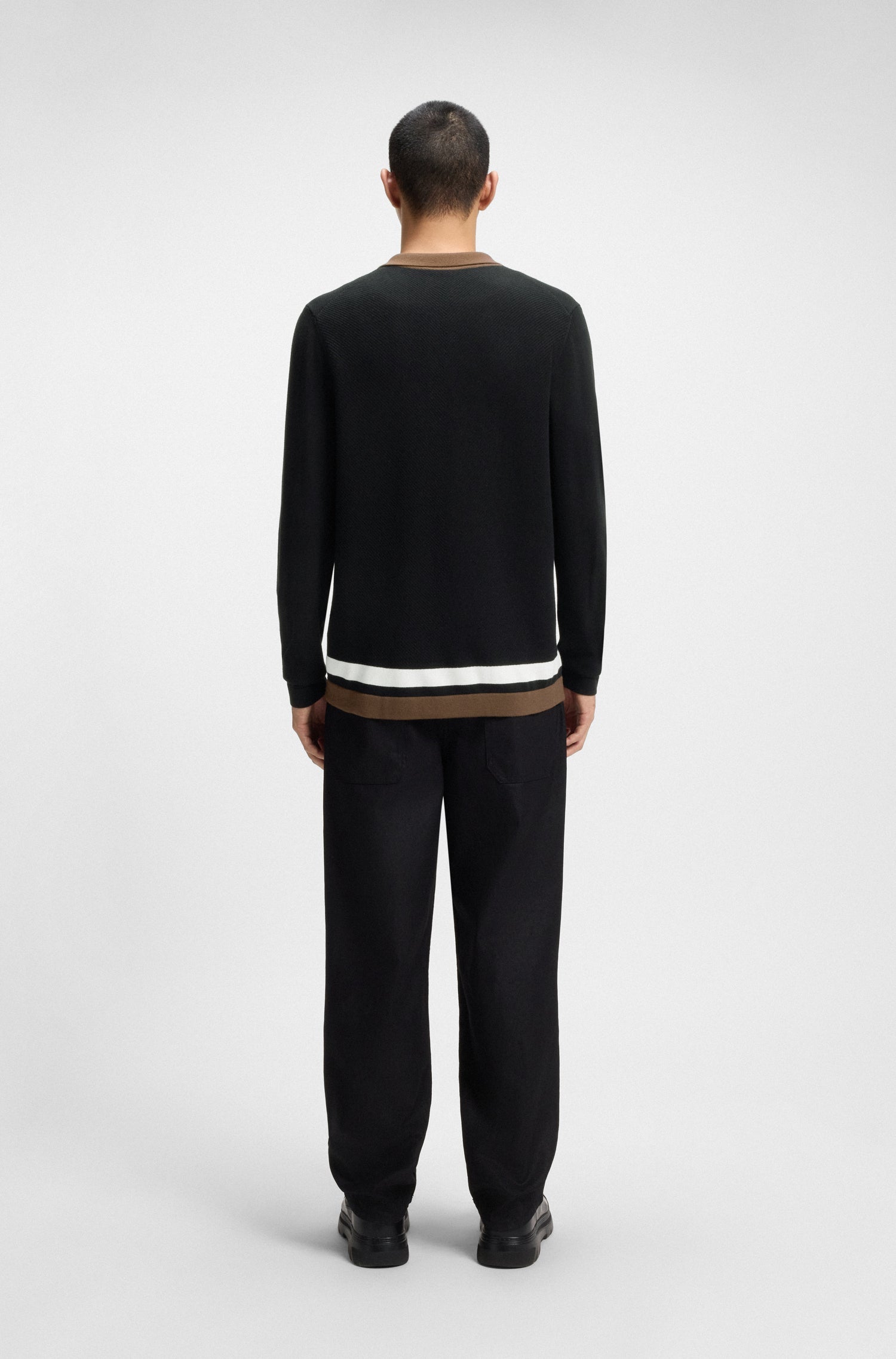 BLACK // SWEATERS SPLON