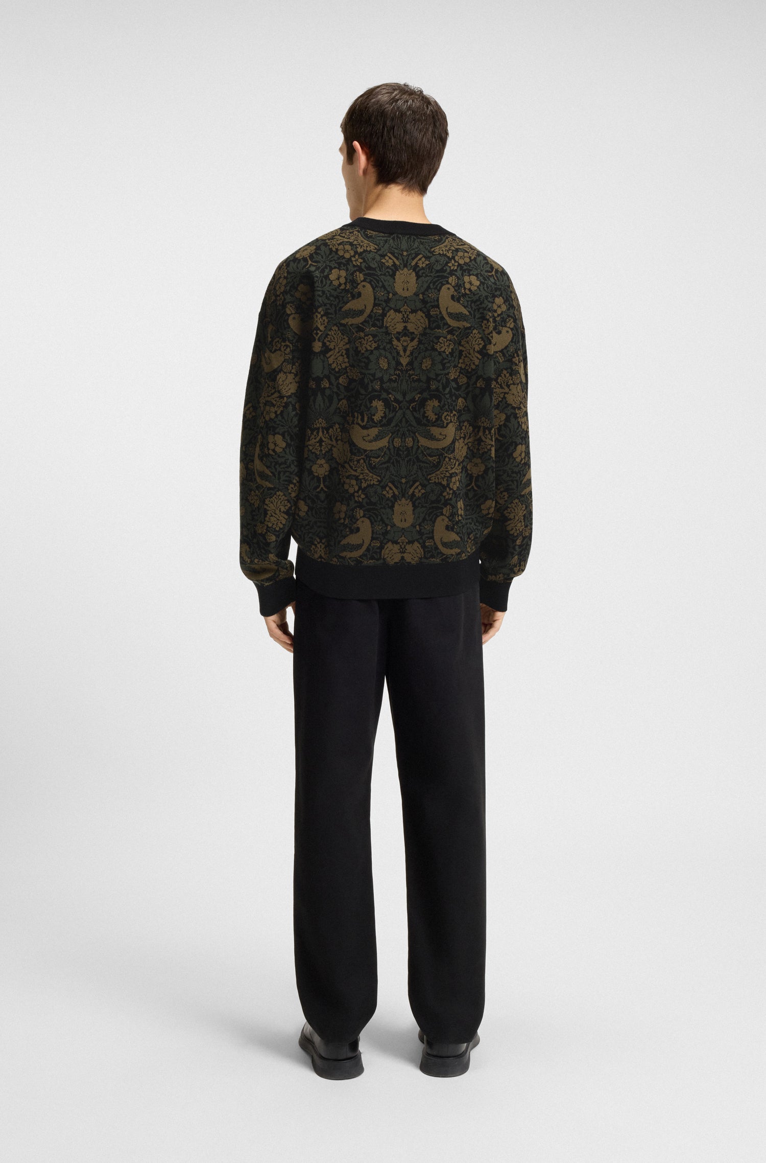 BLACK // SWEATERS SORRIS
