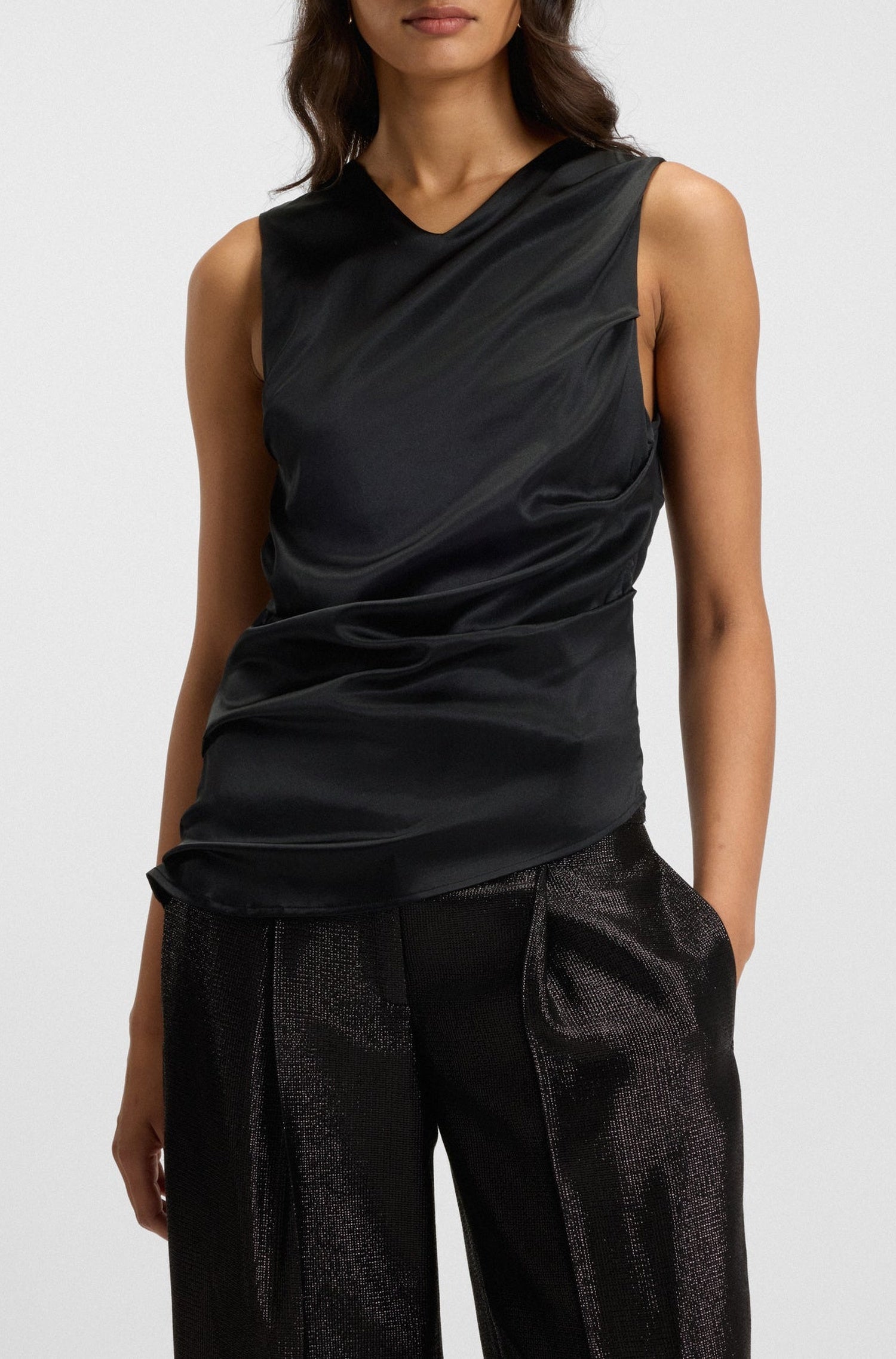 Sleeveless V-neck top - Black