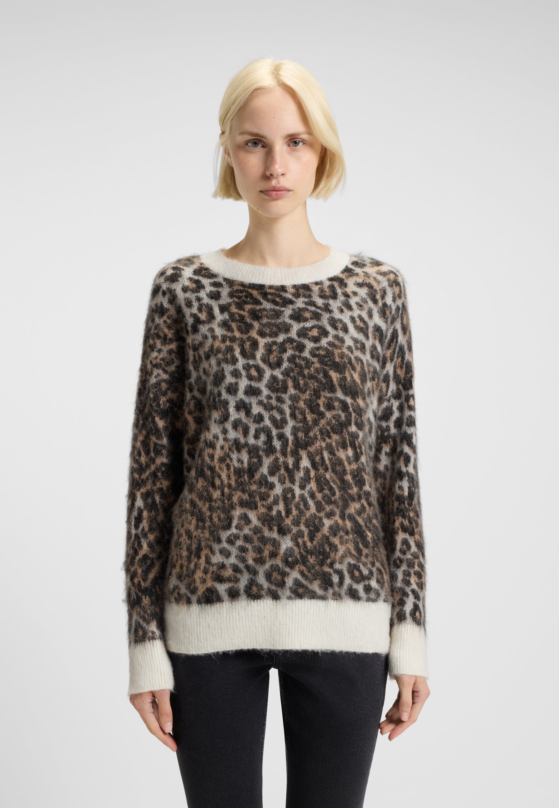 OPEN MISCELLANEOUS // SWEATERS SERATU