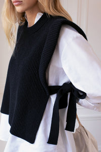 Le Travolta Sleeveless Sweater - Black