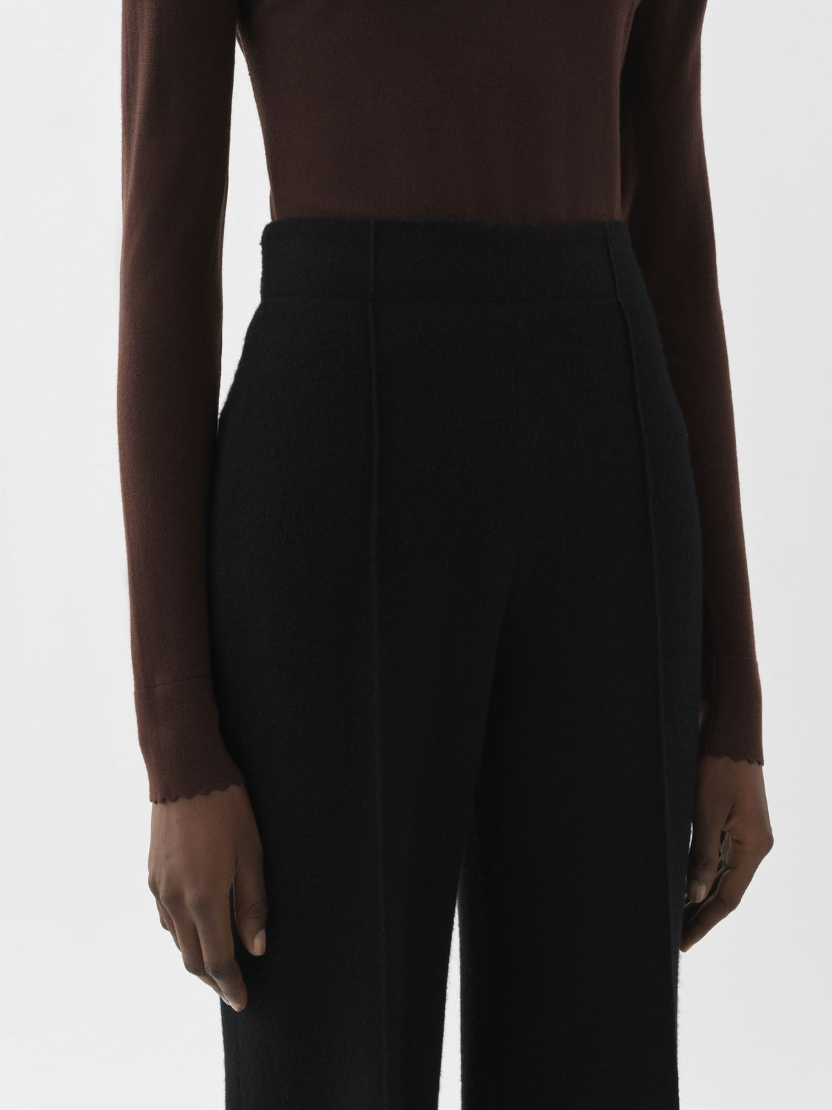 BASEPLUS_Black TROUSERS - Black