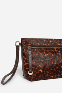 Daily zipped leather clutch bag - Fawn