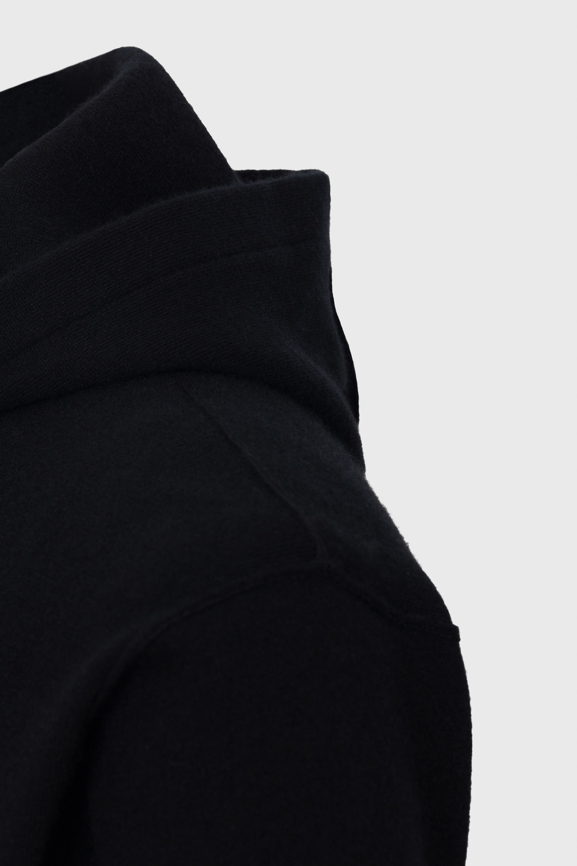 Sweat à capuche unisexe Sascha en cachemire - Noir