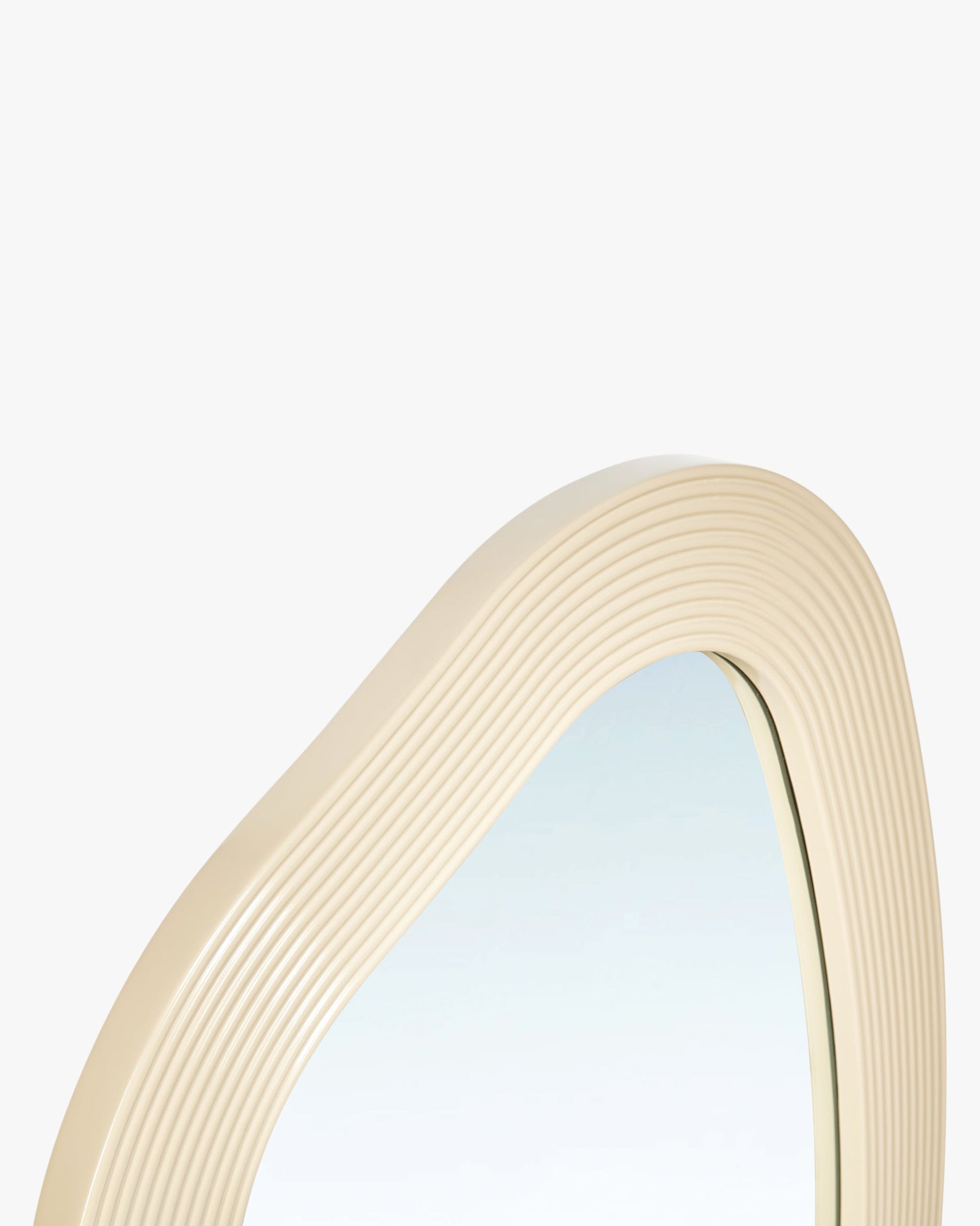 Miroir design organique Georgy en bois - Beige