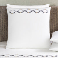 CONTINUITY EMBROIDERY / TAIE D'OREILLER