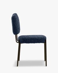 Chaise Mogan en tissu bouclé - Bleu latté