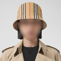 Reversible bobble with iconic stripes - Archive Beige