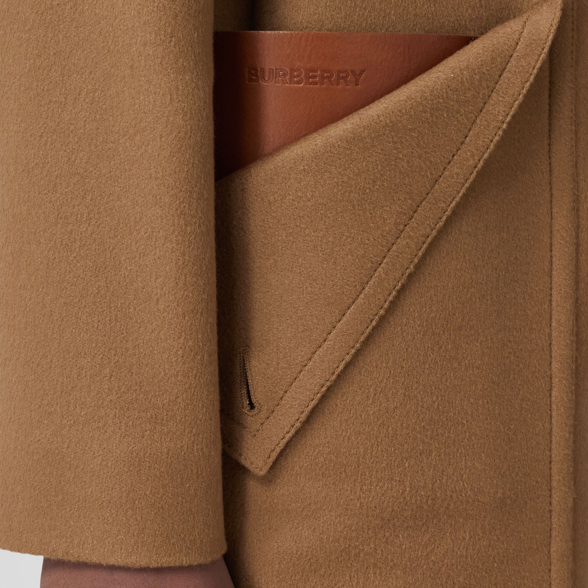 3 qty Manteau en cachemire à double boutonnage - Dusty Caramel