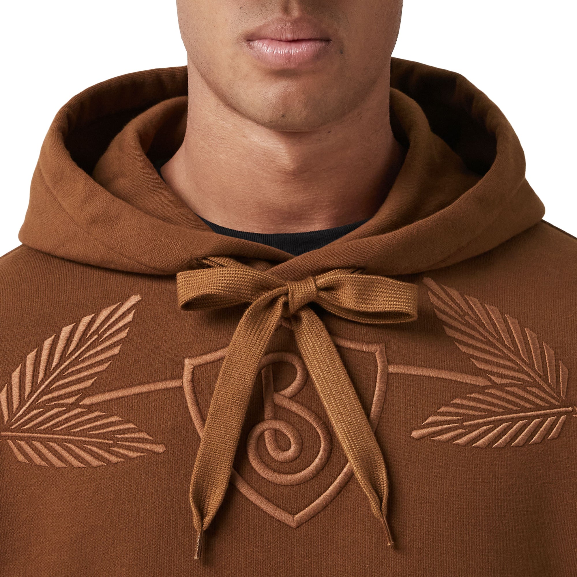 1 qty Sweat à capuche et écusson brodé en feuille de chêne - Dark Birch Brown