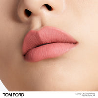 Laque à lèvres Luxe Matte Rose Dusk - 131. Rose Dusk (Rose Moyen Chaud)