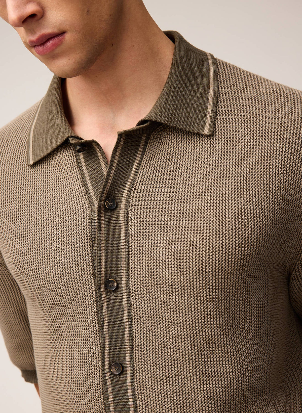 SAND AND OLIVE GREEN VANIS? KNIT SHORT SLEEVES SHIRT