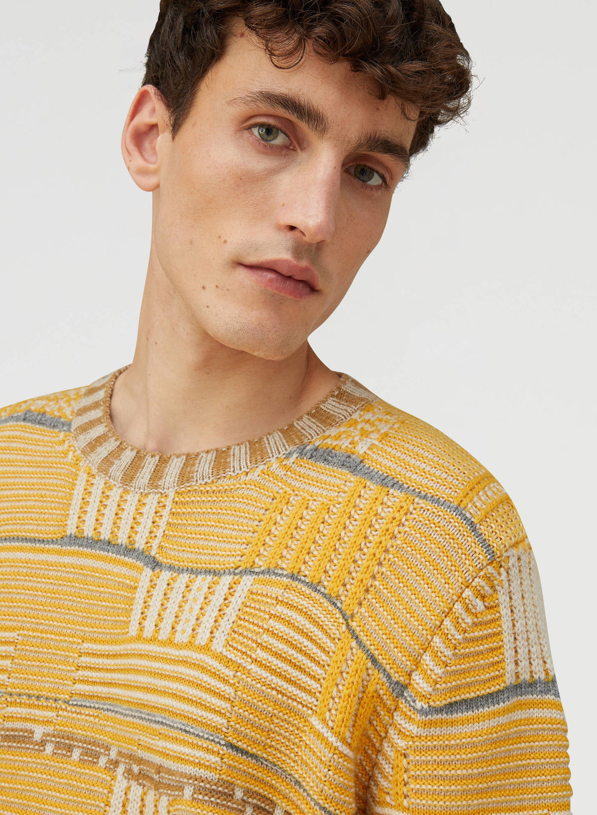 YELLOW AND CAMEL OPPOSITES DANCE CREWNECK