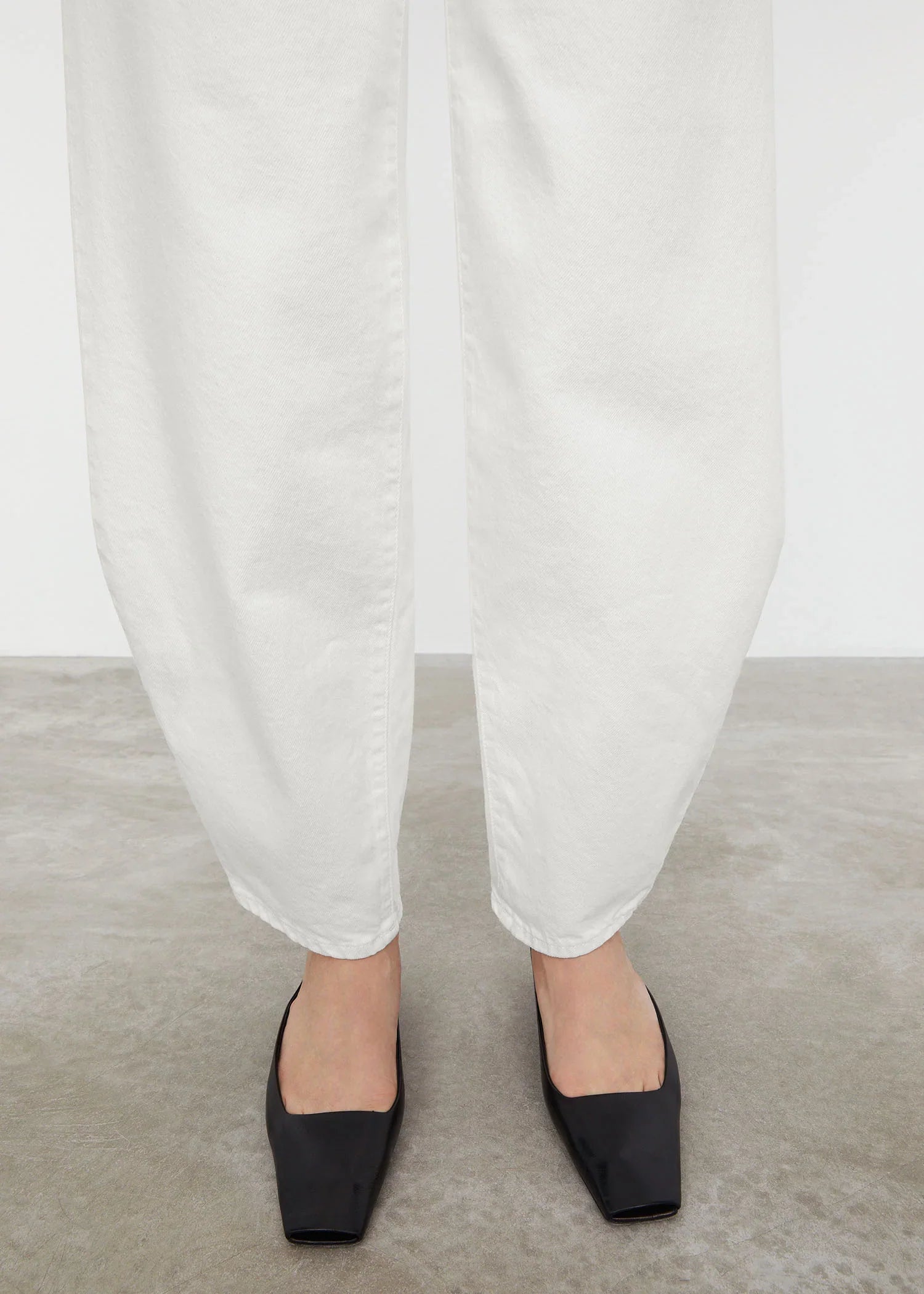 BARREL LEG DENIM