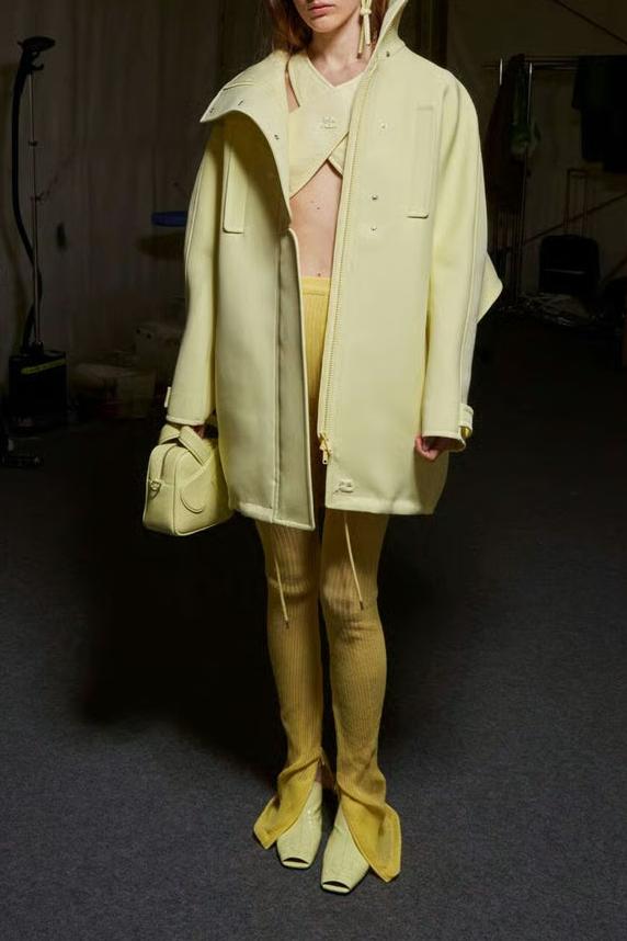 PARKA AVEC BAS VOLET