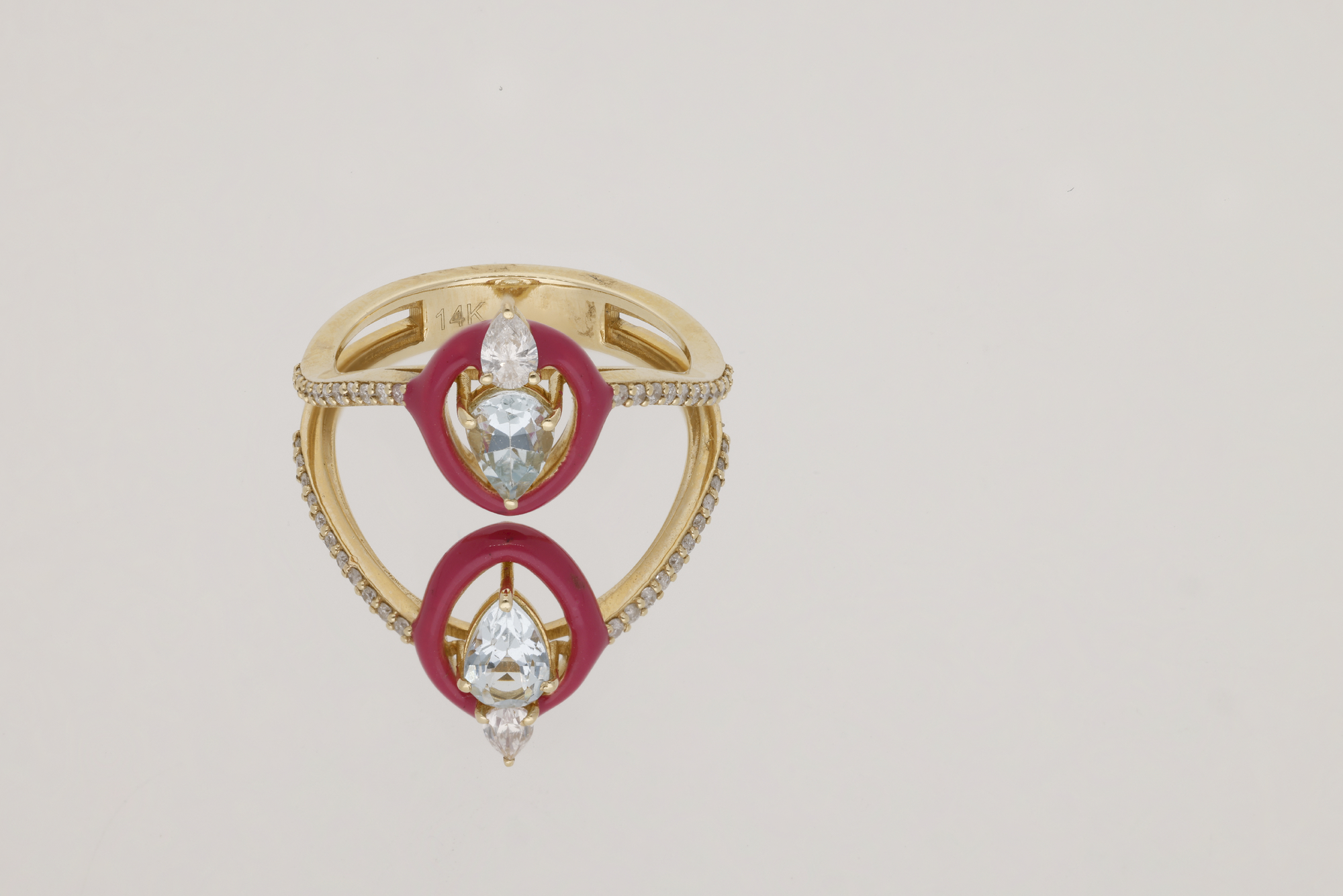 Rouge / Bague en Or jaune 14K & Aquamarines sertie de diamants - Rouge
