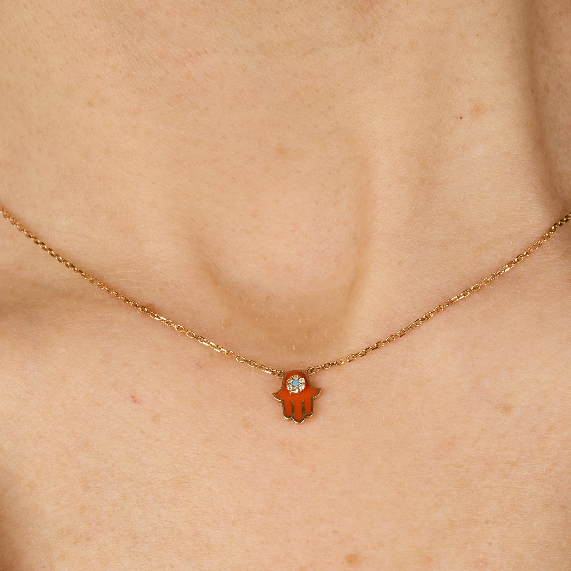 Corail / Collier Main en Or rose 14K serti de diamant - Corail
