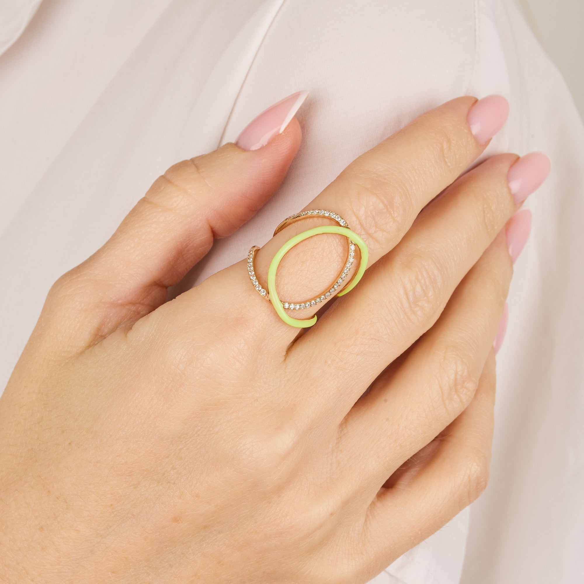 Jaune Fluo / Bague Double C Art Deco en Or rose 18K sertie de diamants - Jaune Fluo