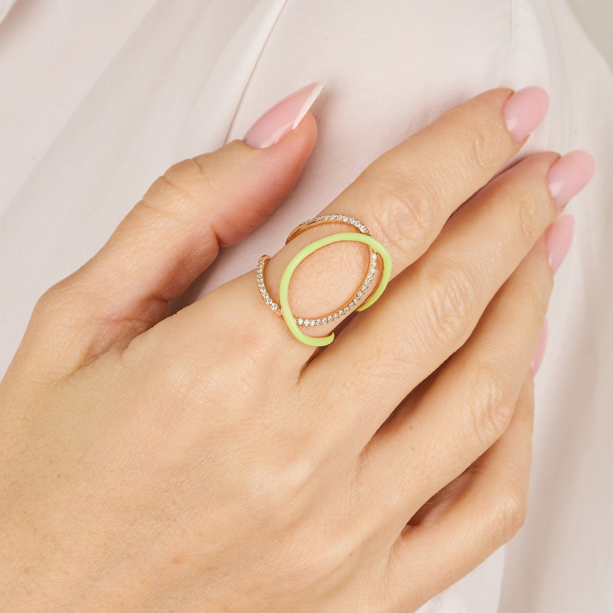 Jaune Fluo / Bague Double C en Or rose 18K sertie de diamants - Jaune Fluo