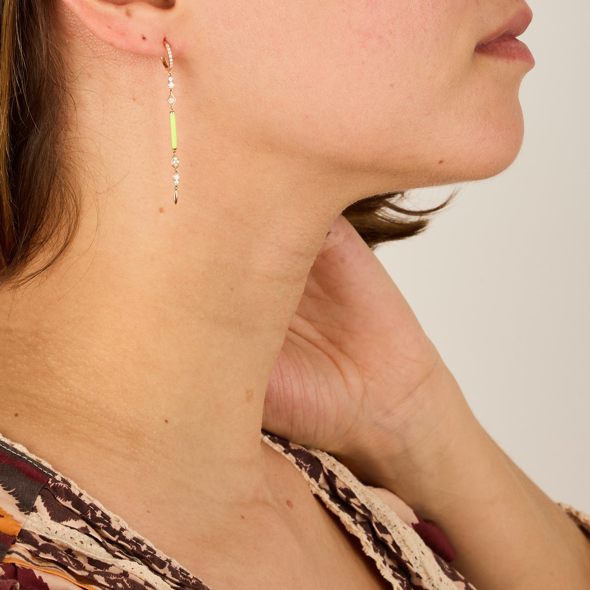 Jaune Fluo / Mono boucle longue Art Deco en Or rose 14K sertie de diamants - Jaune Fluo