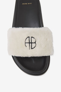 5qty NEW / BRITT SLIDES - CREAM