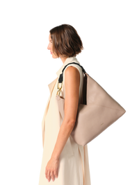 PRIX ARL : 365 // PAGODE DE LANCEL - SAC HOBO ZIPPE L