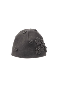 FLEECE BERET HAT WITH FLOWER APPLIQUÉS - BURGUNDY
