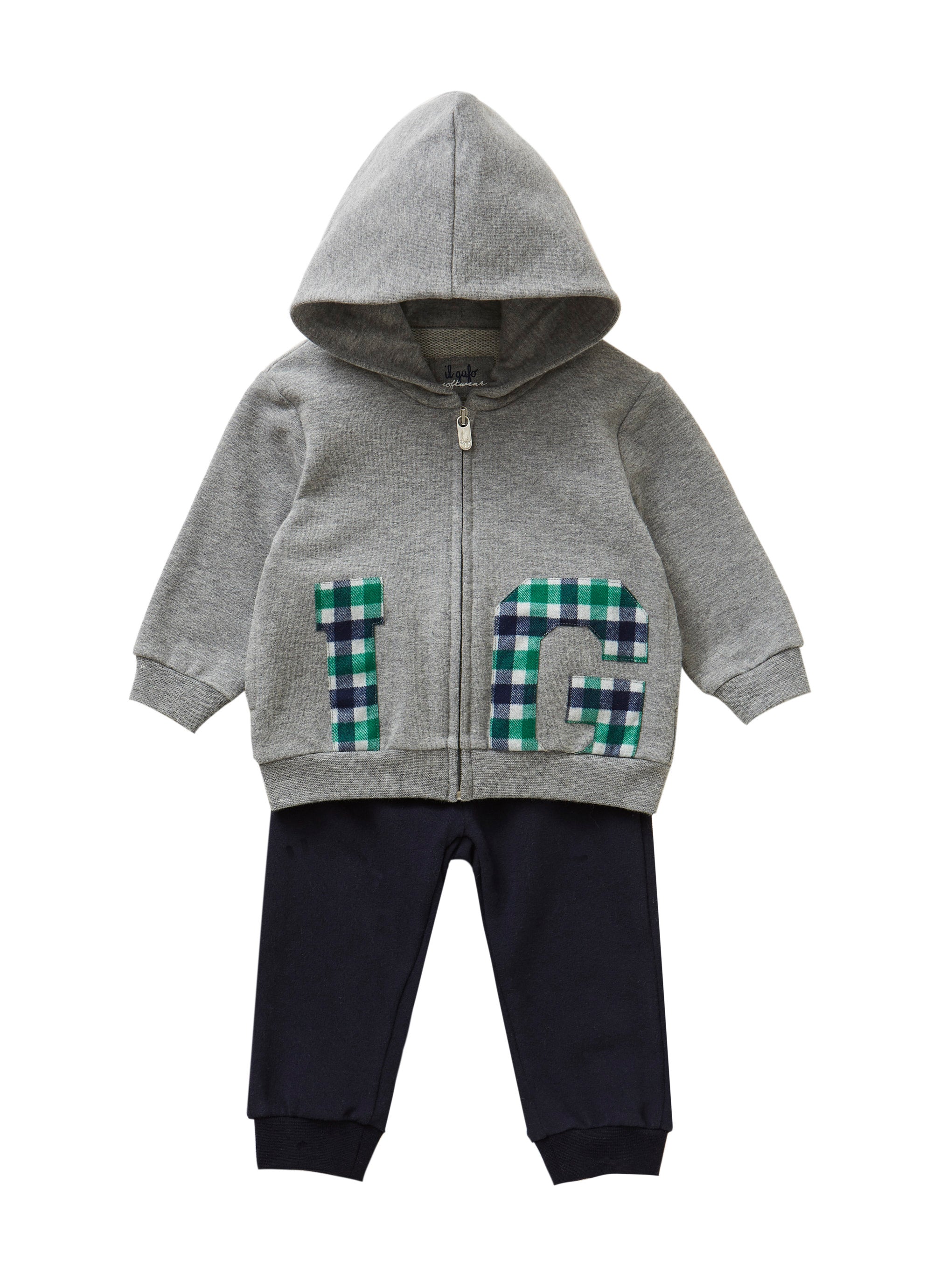 2-piece outfit with lettering
