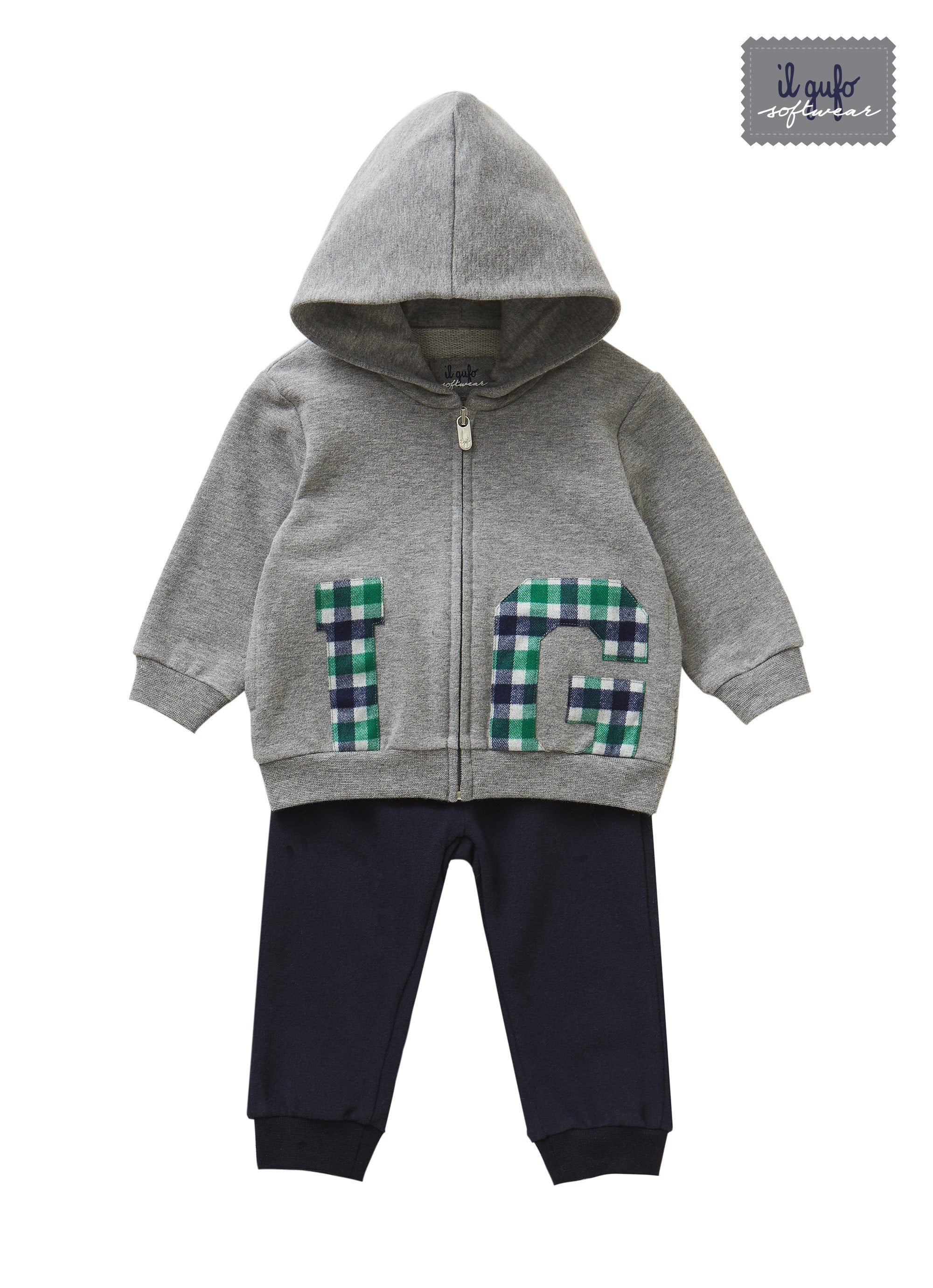 2-piece outfit with lettering