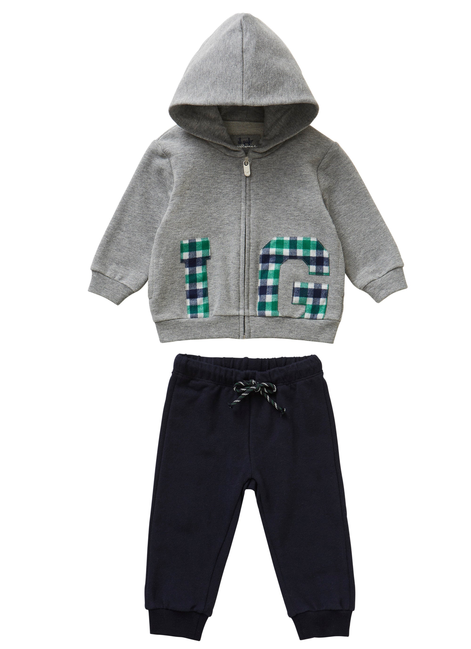 2-piece outfit with lettering