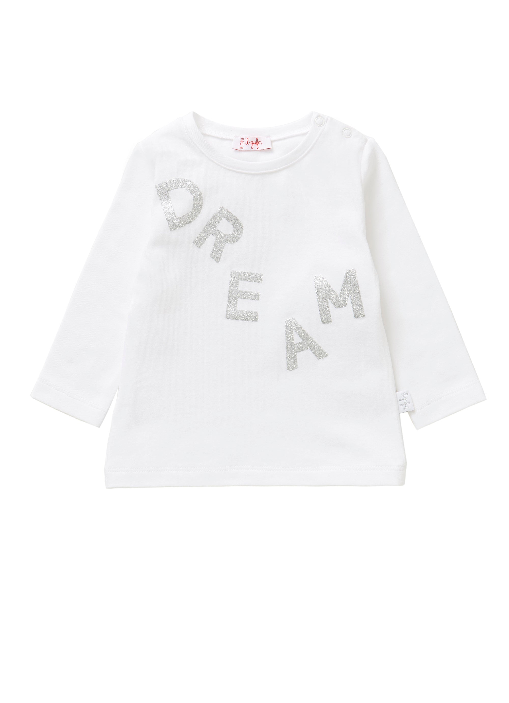 T-shirt with "Dream" lettering