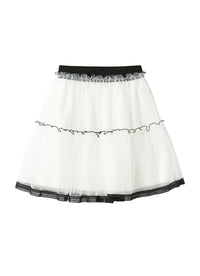 Tulle skirt with contrasting edges