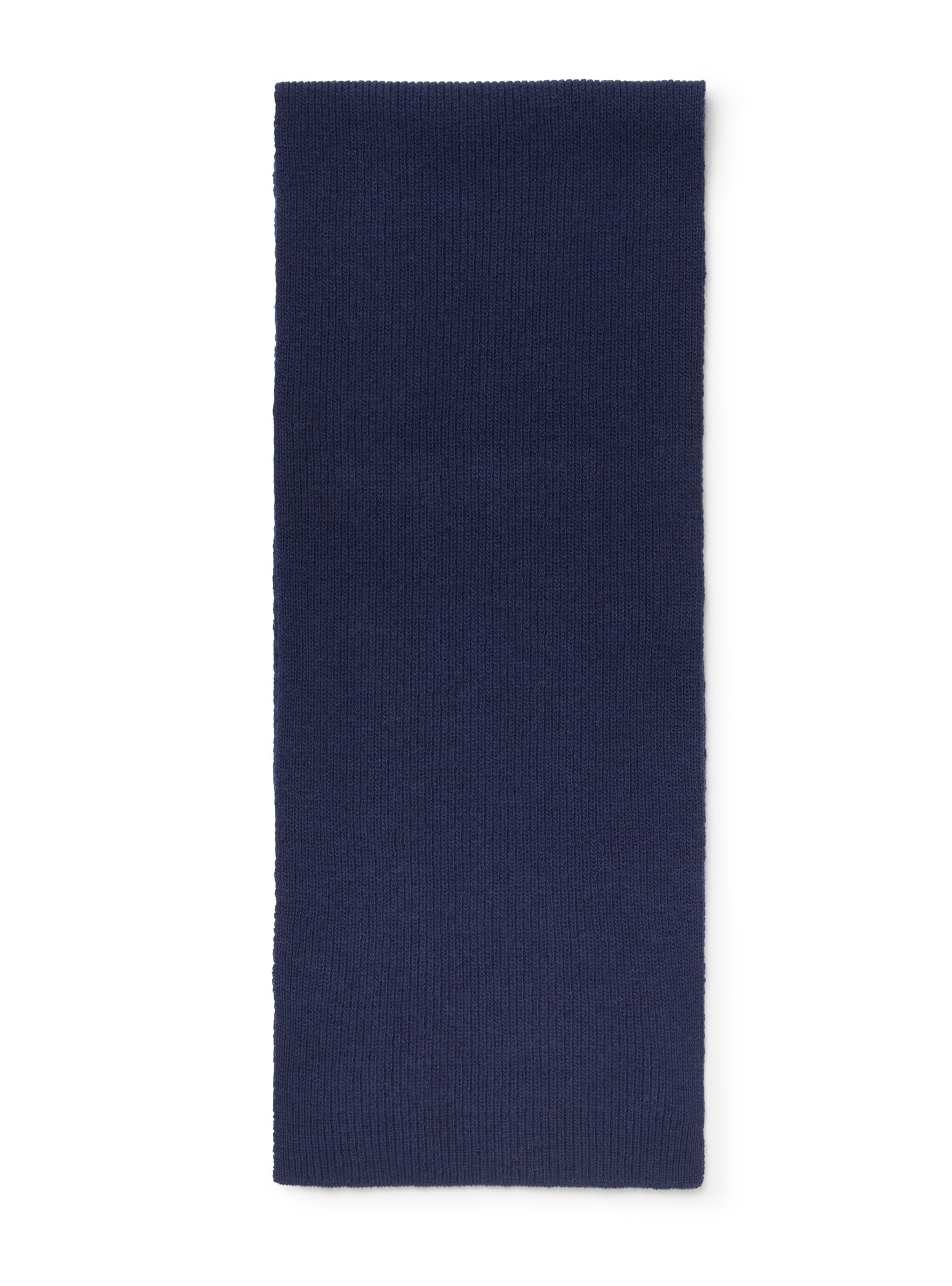 Fleece scarf with floral appliqué