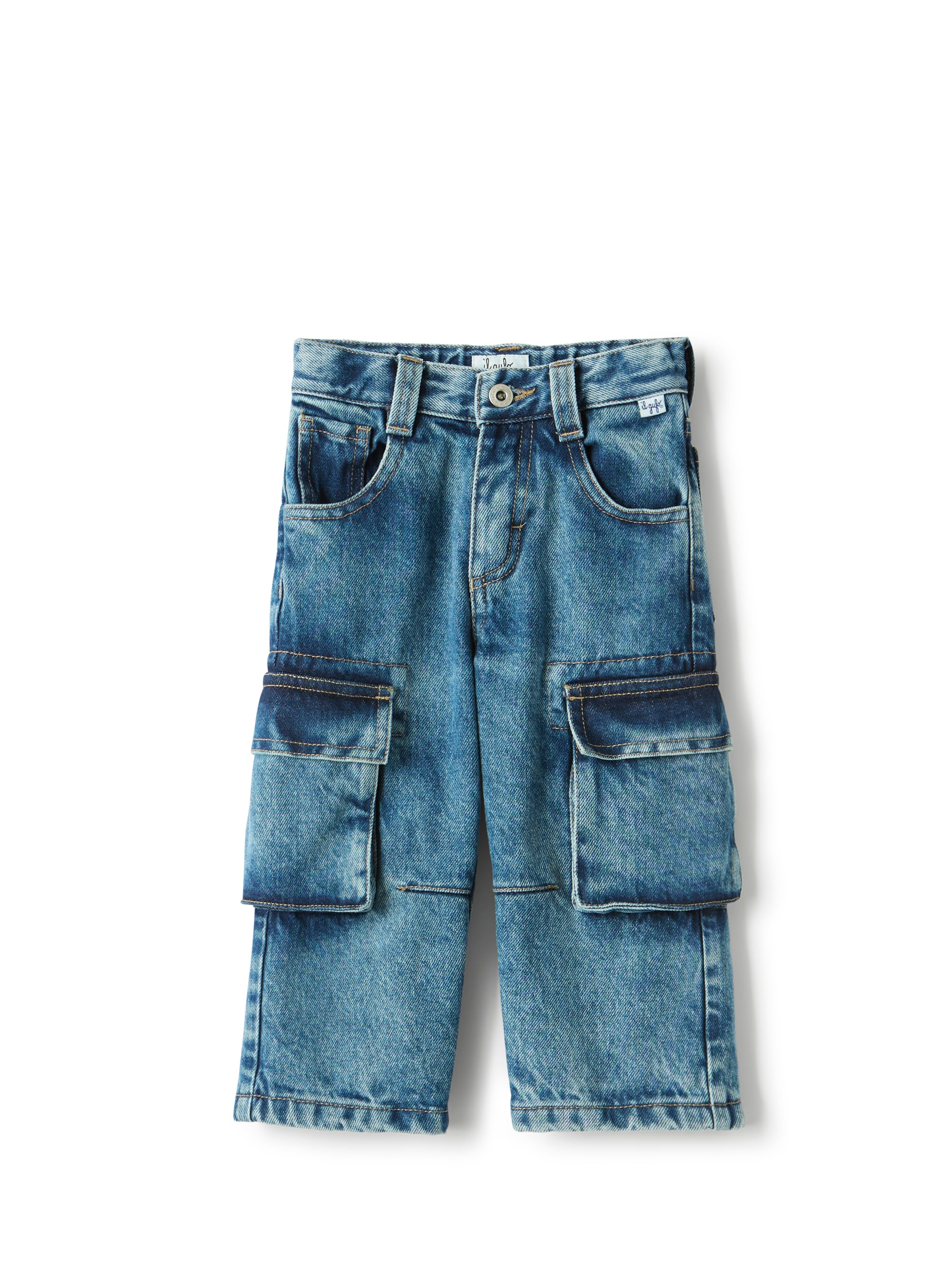 Cargo jeans with oversized pockets